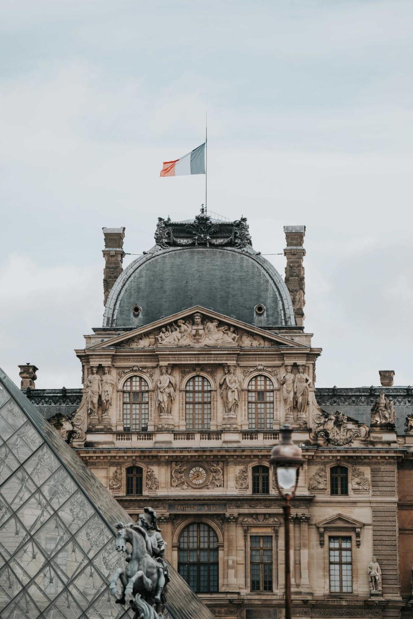 Appartement Charming Air-conditioned For A Cosy Atmosphere Parijs